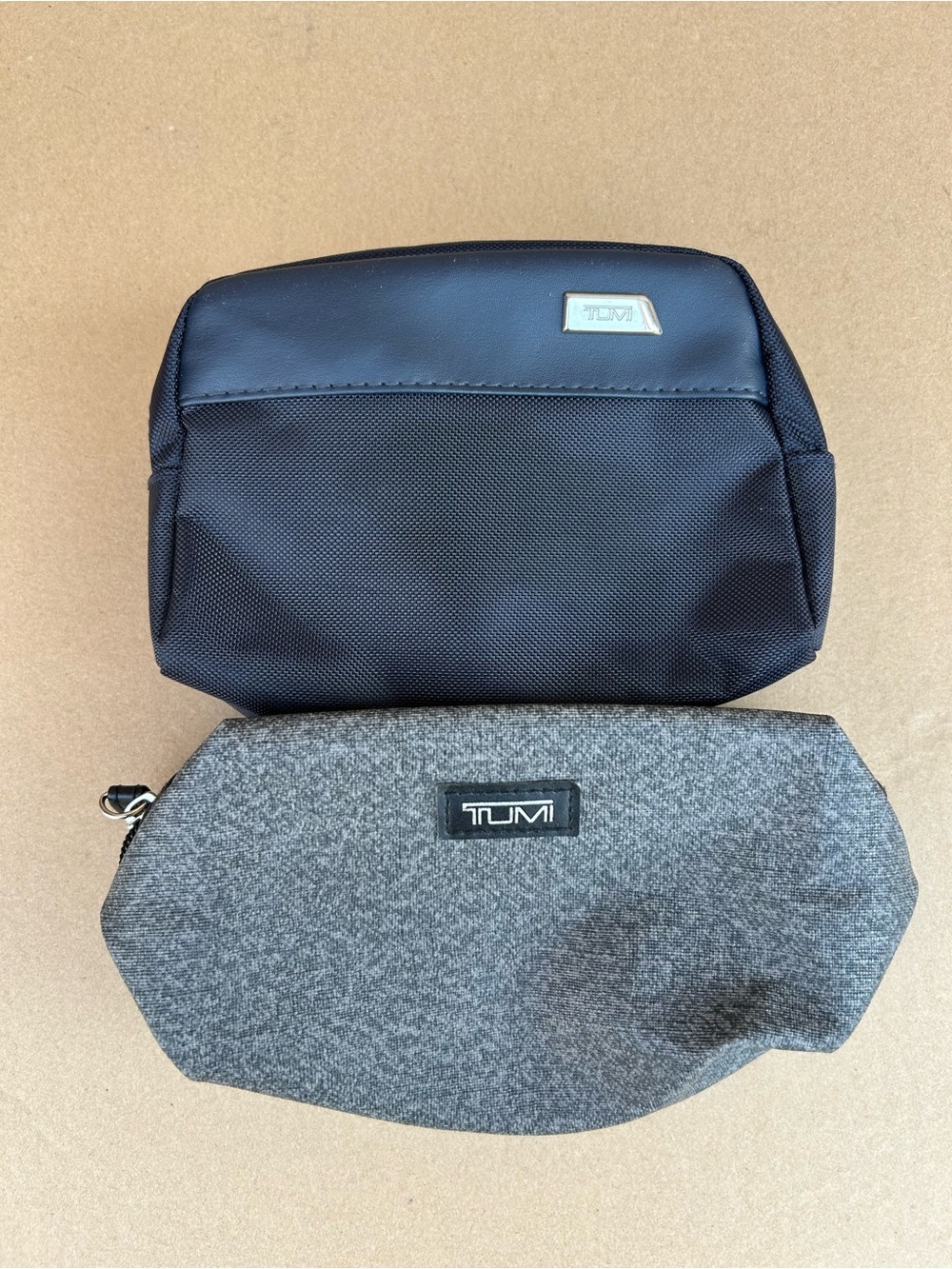 TUMI Amenity Kit Pouch Delta Airlines Travel Cosmetic Bag Grey Black Lot of 2